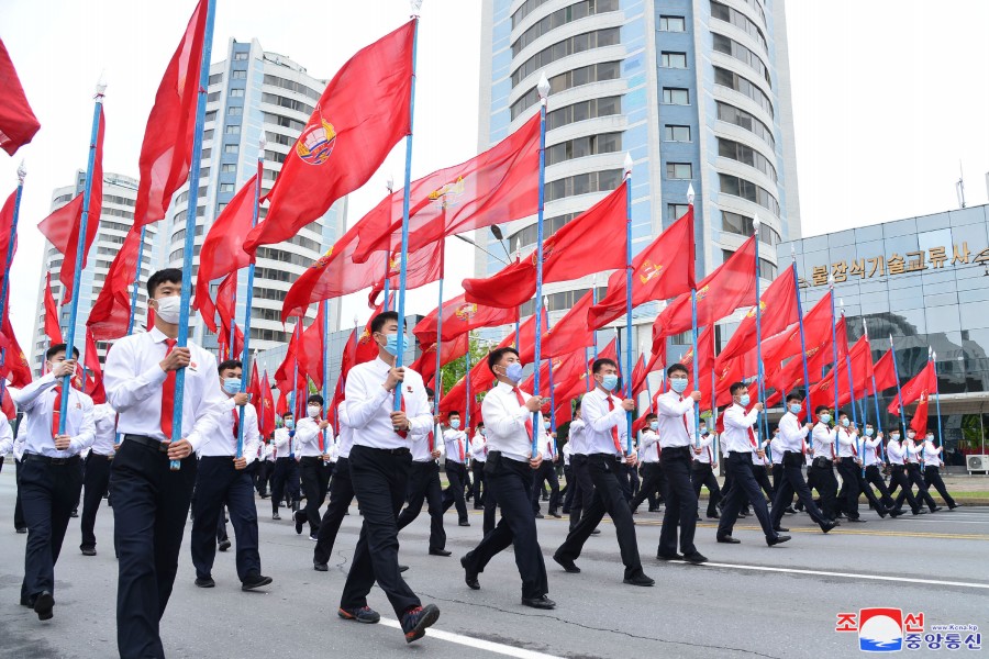 12-애국청년의 위용떨치리